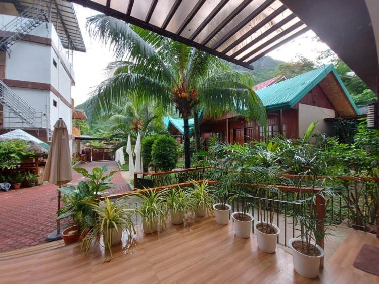 Jurias Garden Hotel Ел Нидо Екстериор снимка