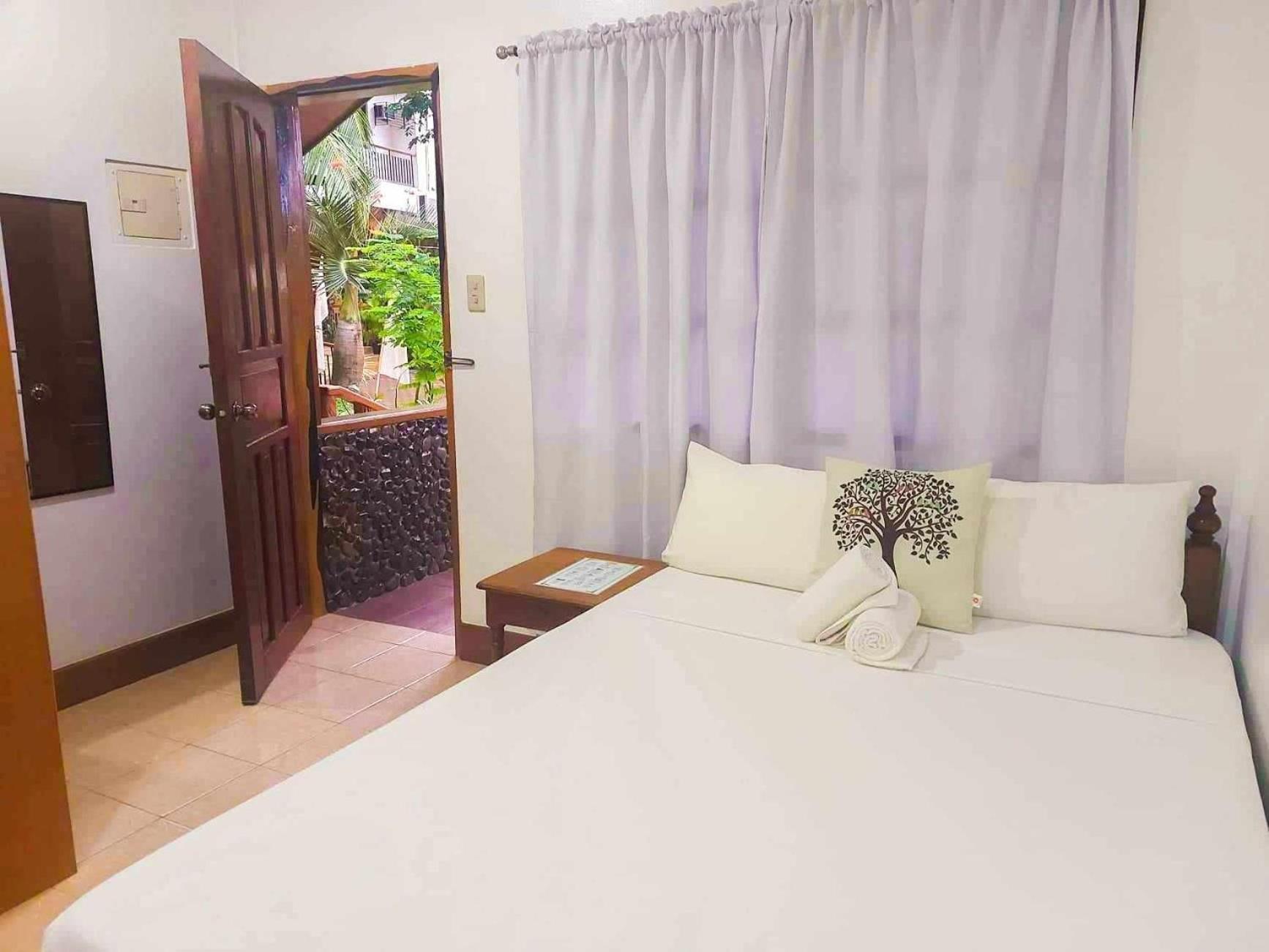 Jurias Garden Hotel Ел Нидо Екстериор снимка