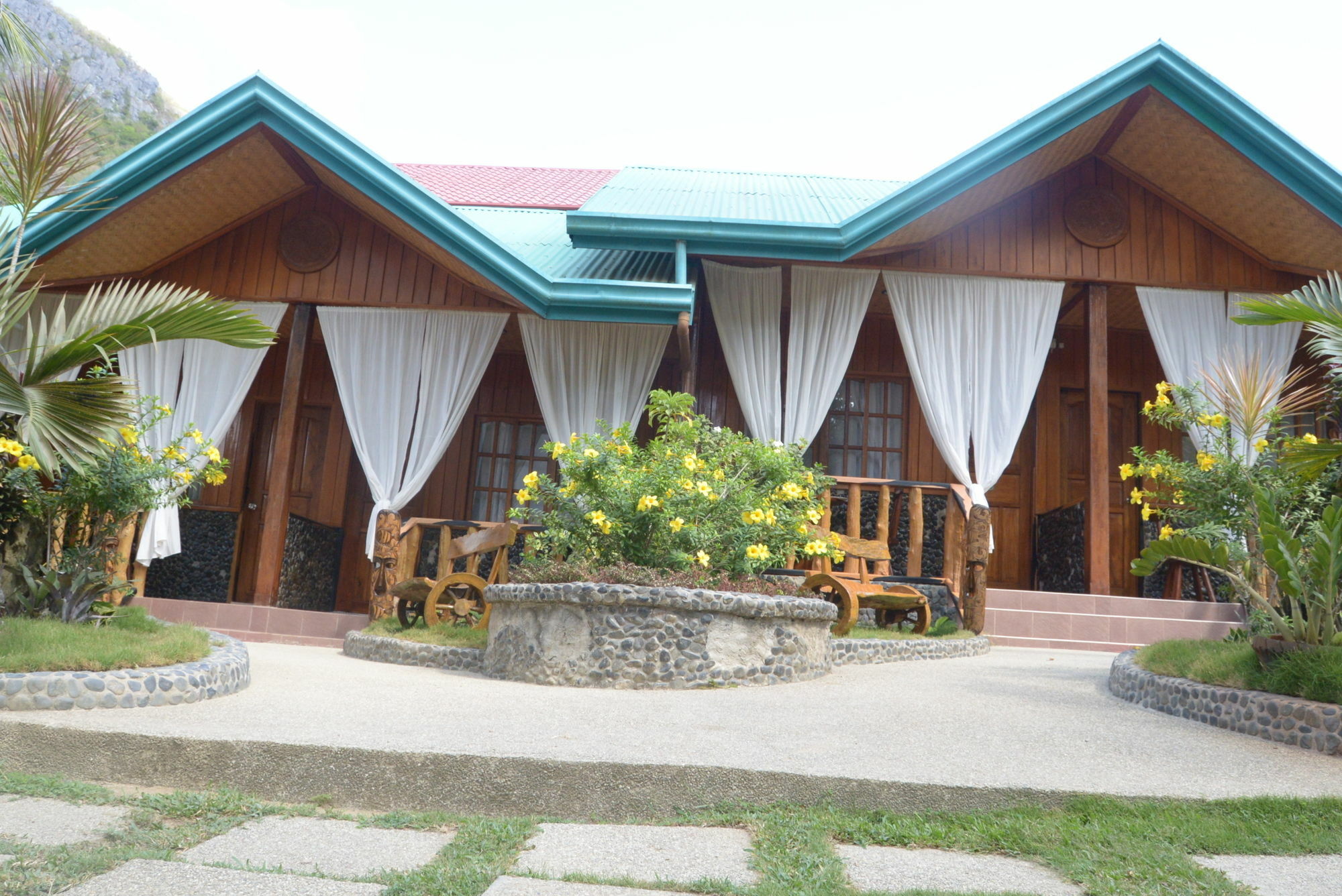 Jurias Garden Hotel Ел Нидо Екстериор снимка