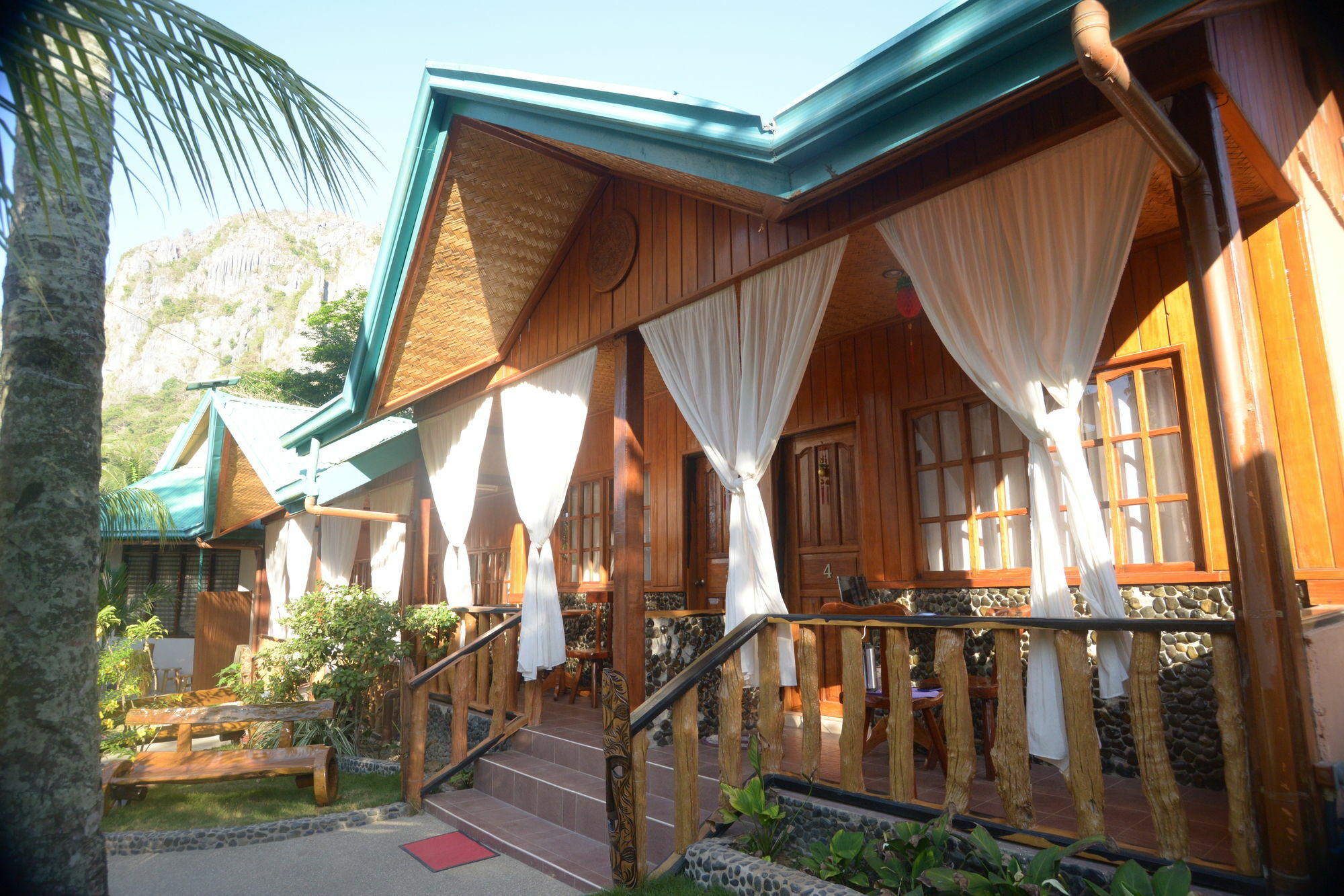 Jurias Garden Hotel Ел Нидо Екстериор снимка